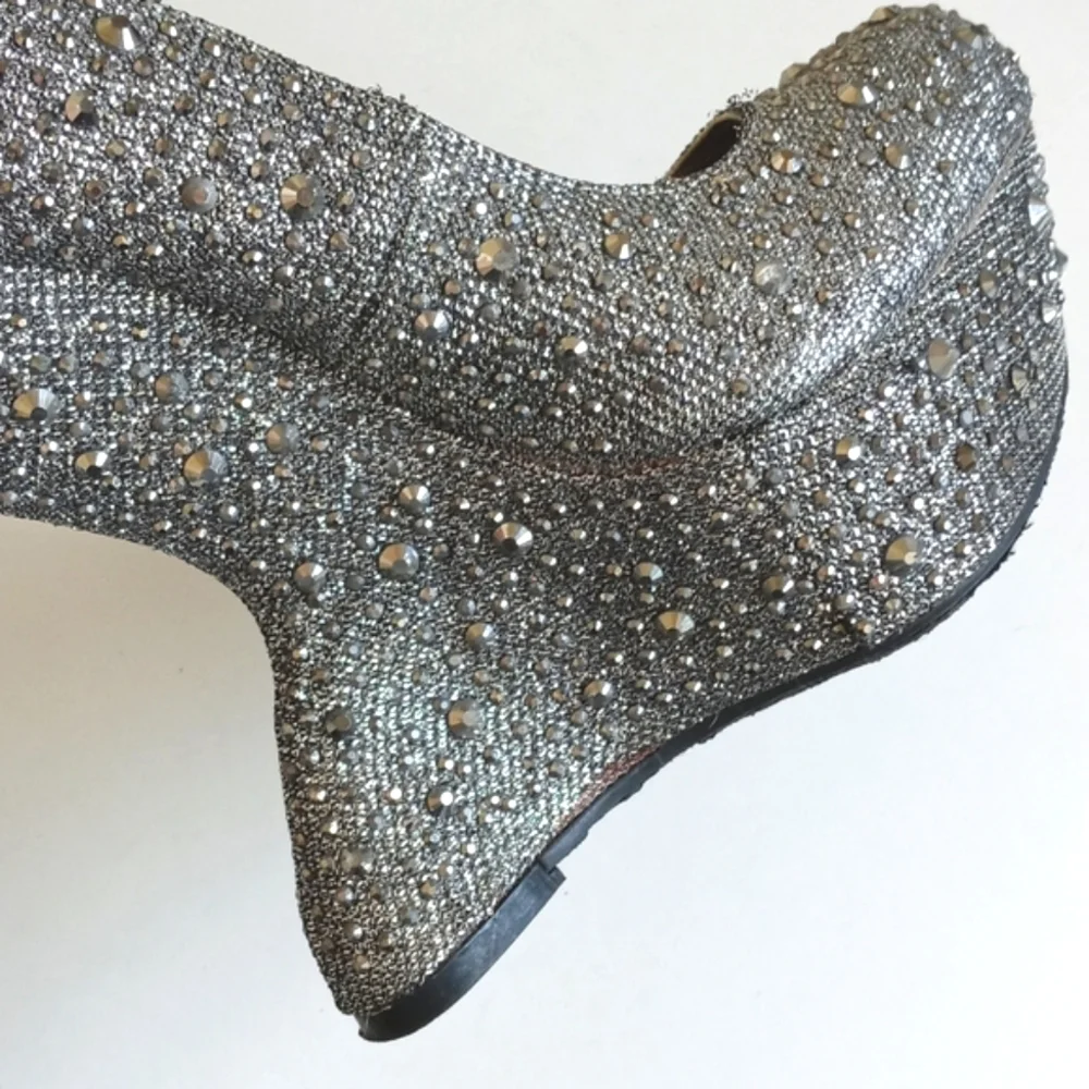 Rare Vintage Dollhouse Women’s Glam Silver Metallic Studded 6” Platform Shoes 8
